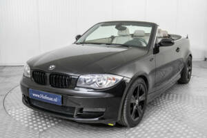 Image 18/50 of BMW 125i (2008)