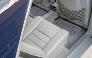 Image 34/72 de Mercedes-Benz 500 SEL (1984)