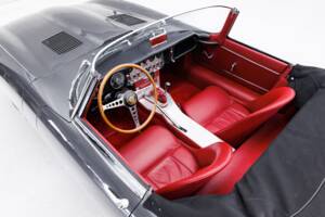 Image 21/32 of Jaguar E-Type 3.8 (1961)