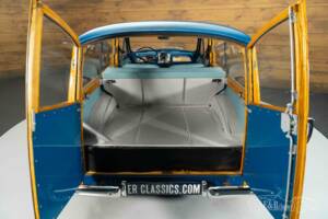 Image 6/19 of Morris Minor 1000 Traveller (1971)