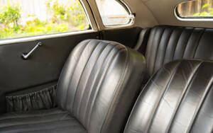 Image 26/50 of BMW 327 (1939)