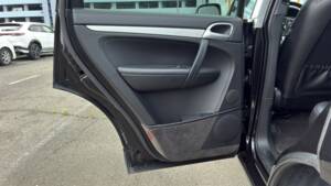 Image 33/50 of Porsche Cayenne Turbo (2007)