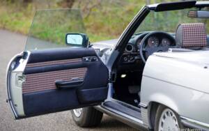 Bild 30/59 von Mercedes-Benz 280 SL (1985)