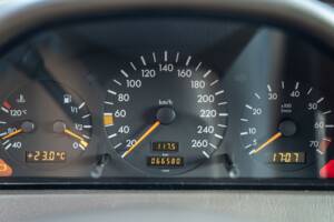 Bild 29/74 von Mercedes-Benz C 280 (1993)
