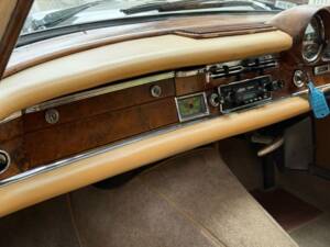 Bild 49/50 von Mercedes-Benz 220 SE b (1966)