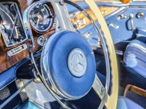 Afbeelding 21/24 van Mercedes-Benz 220 SE b (1964)