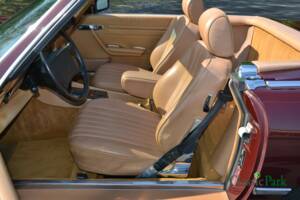 Image 12/50 of Mercedes-Benz 560 SL (1987)