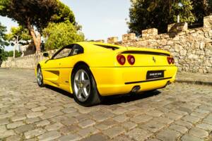 Immagine 8/33 di Ferrari F 355 Berlinetta (1995)