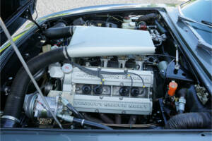 Image 4/50 of Aston Martin V8 (1980)