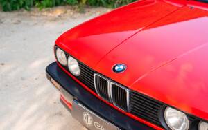 Immagine 10/33 di BMW 318i (1991)
