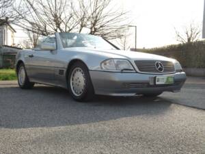 Afbeelding 1/50 van Mercedes-Benz 500 SL (1991)
