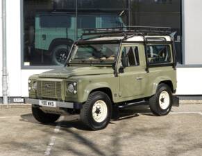 Bild 3/32 von Land Rover Defender 90 Works V8 (2014)