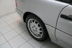 Bild 53/84 von Mercedes-Benz SL 320 (1996)