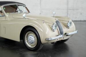 Image 16/50 de Jaguar XK 120 DHC (1953)