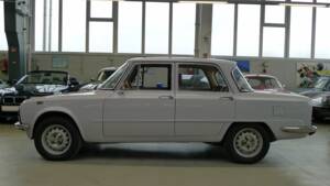 Image 19/34 of Alfa Romeo Giulia Nuova Super 1600 (1974)