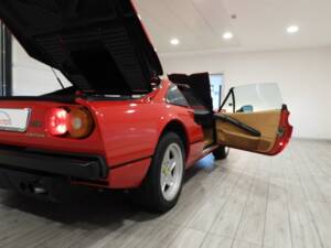 Afbeelding 8/10 van Ferrari 308 GTSi Quattrovalvole (1984)