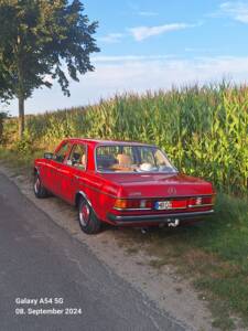 Bild 18/20 von Mercedes-Benz 200 (1982)
