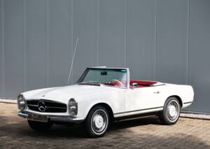 Bild 19/56 von Mercedes-Benz 280 SL (1969)
