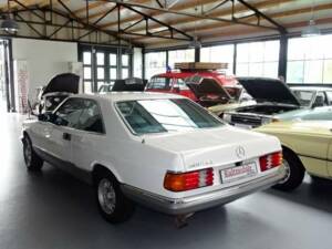 Image 3/36 de Mercedes-Benz 500 SEC (1984)