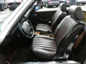 Afbeelding 10/23 van Mercedes-Benz 500 SL (1985)