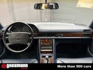 Imagen 13/15 de Mercedes-Benz 560 SEL (1991)