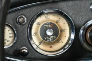 Image 18/43 of Austin-Healey 3000 Mk II (BJ7) (1963)