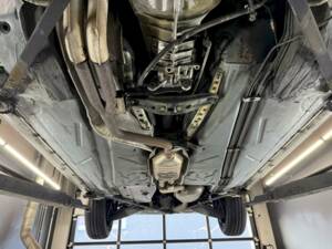 Image 34/36 of Mercedes-Benz E 200 (1994)