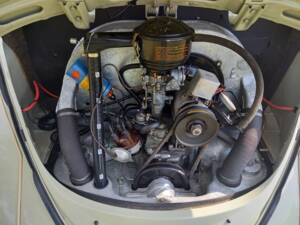 Image 21/137 of Volkswagen Beetle 1200 (1965)