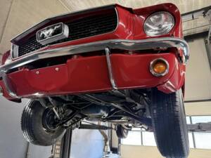 Image 36/50 de Ford Mustang 390 GTA (1966)