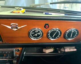 Image 5/11 de Triumph Stag (1975)