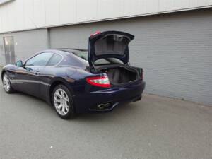 Image 72/99 of Maserati GranTurismo 4.2 (2008)
