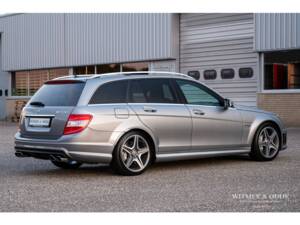 Imagen 14/40 de Mercedes-Benz C 63 AMG T (2009)