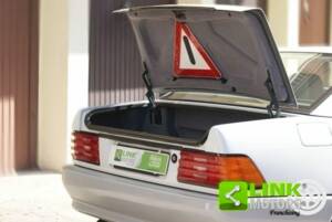 Image 25/50 of Mercedes-Benz 300 SL-24 (1989)