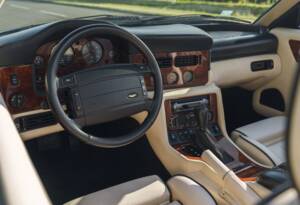 Image 16/26 of Aston Martin Virage Volante (1994)