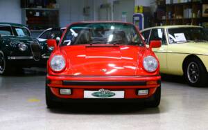Image 2/47 of Porsche 911 Carrera 3.2 (1989)