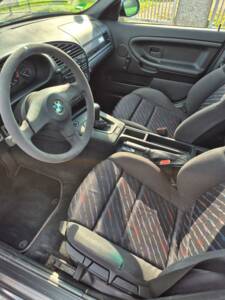 Image 24/49 of BMW 318is "Class II" (1994)