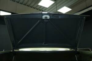 Imagen 38/50 de Mercedes-Benz 380 SL (1984)