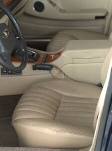 Bild 34/37 von Jaguar Sovereign 3.6 (1988)