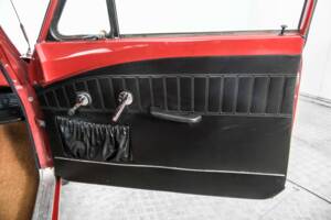 Image 33/50 of Volvo P 123 GT (1968)