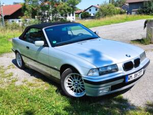 Bild 2/18 von BMW 320i (1998)