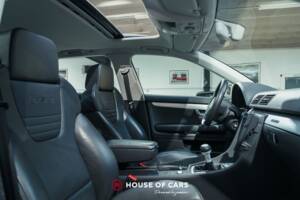 Image 17/22 of Audi RS4 Avant (2007)