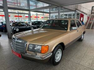 Bild 24/36 von Mercedes-Benz 380 SE (1981)