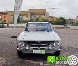 Image 8/10 of Alfa Romeo Giulia GT 1300 Junior (1972)