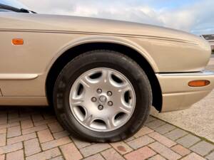 Bild 10/32 von Jaguar XJ 8 Sovereign (1999)