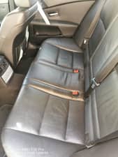 Image 22/22 of BMW 530d Touring (2005)