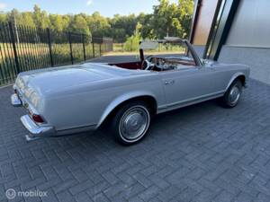 Image 8/27 of Mercedes-Benz 230 SL (1967)