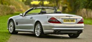 Image 11/50 of Mercedes-Benz SL 55 AMG (2006)