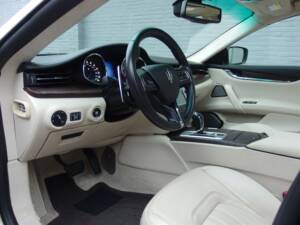 Image 34/90 of Maserati Quattroporte GTS (2013)
