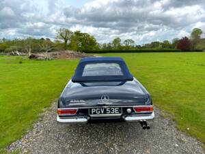 Image 28/55 of Mercedes-Benz 230 SL (1967)