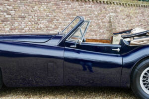 Image 22/50 de Jaguar XK 140 DHC (1957)